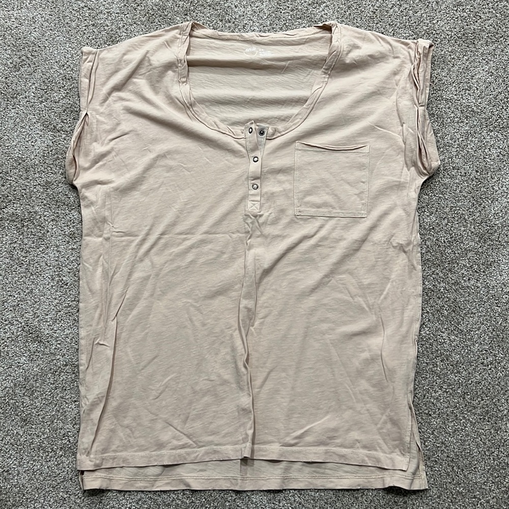 Aerie tee